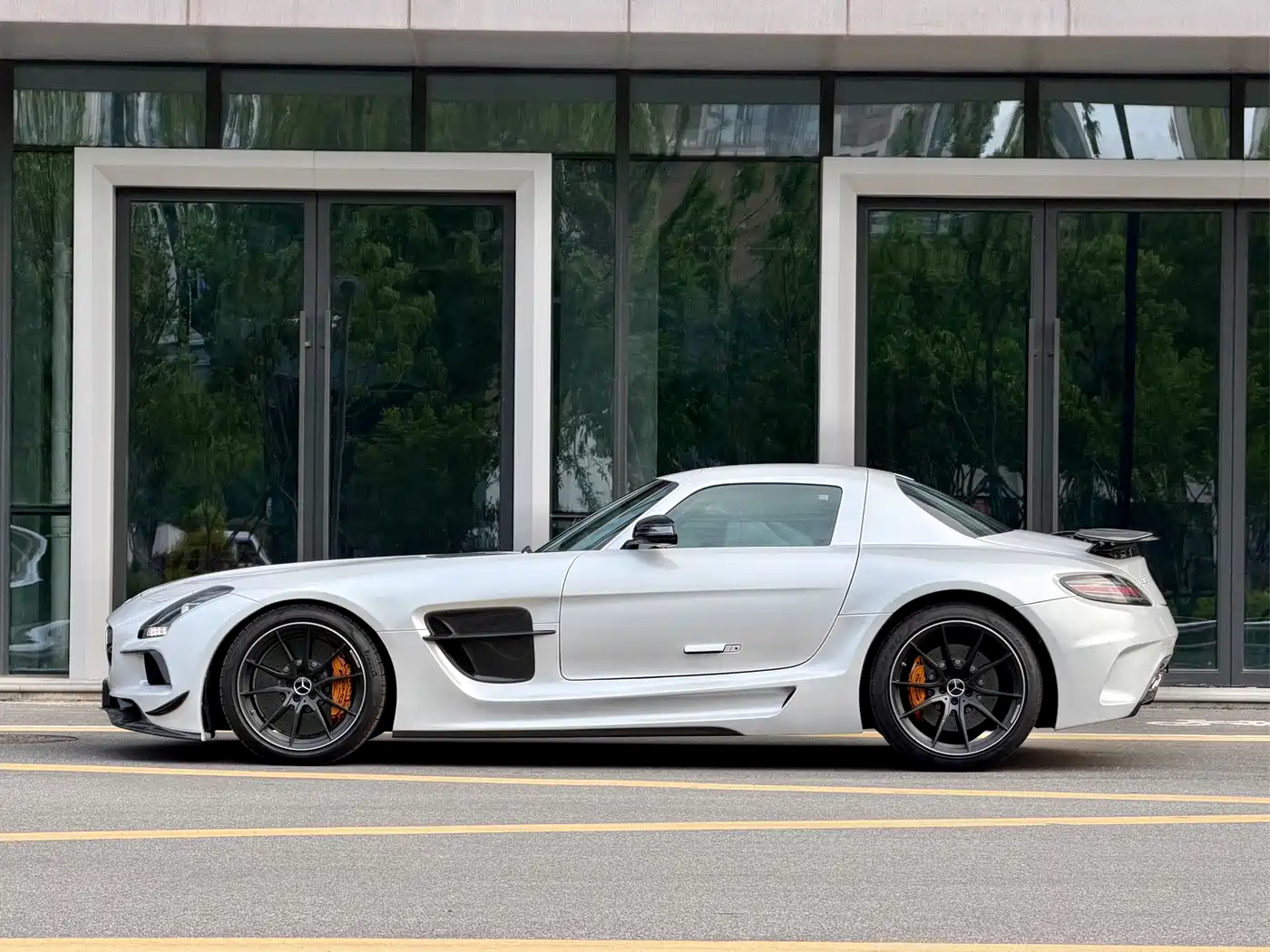 Mercedes-Benz SLS AMG 2011 SLS AMG фото 6