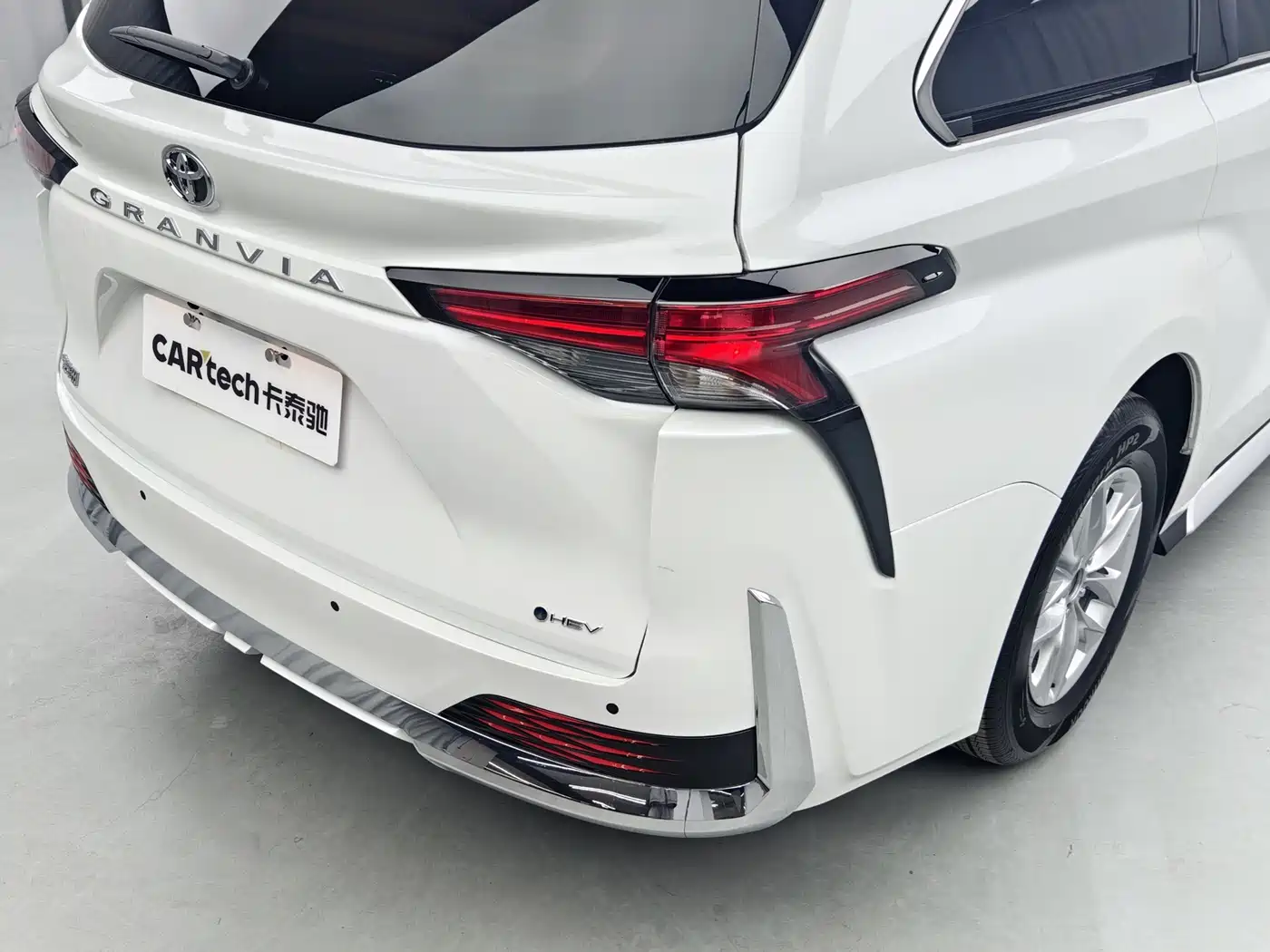 Toyota Granvia 2026 Model 2.5L Hybrid Comfort Edition фото 7