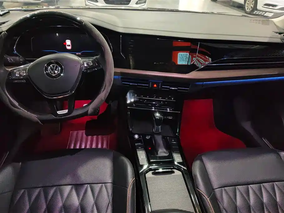 Volkswagen Passat 2020 330TSI Luxury Edition China VI фото 12