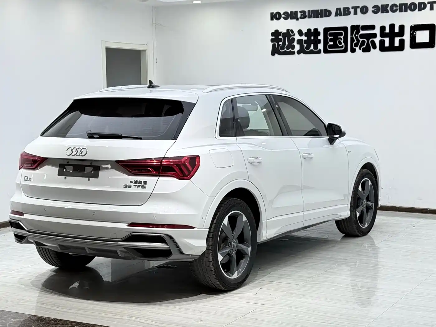 Audi Q3 2022 35 TFSI Fashion Dynamic фото 10