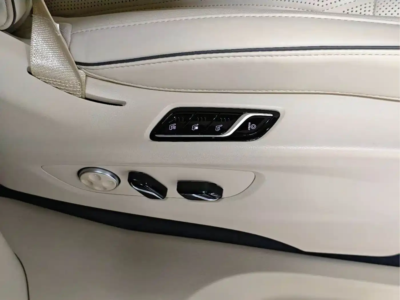 Voyah Auto Voyah Dreamer 2024 EV Ultra Long Range Flagship Edition фото 11