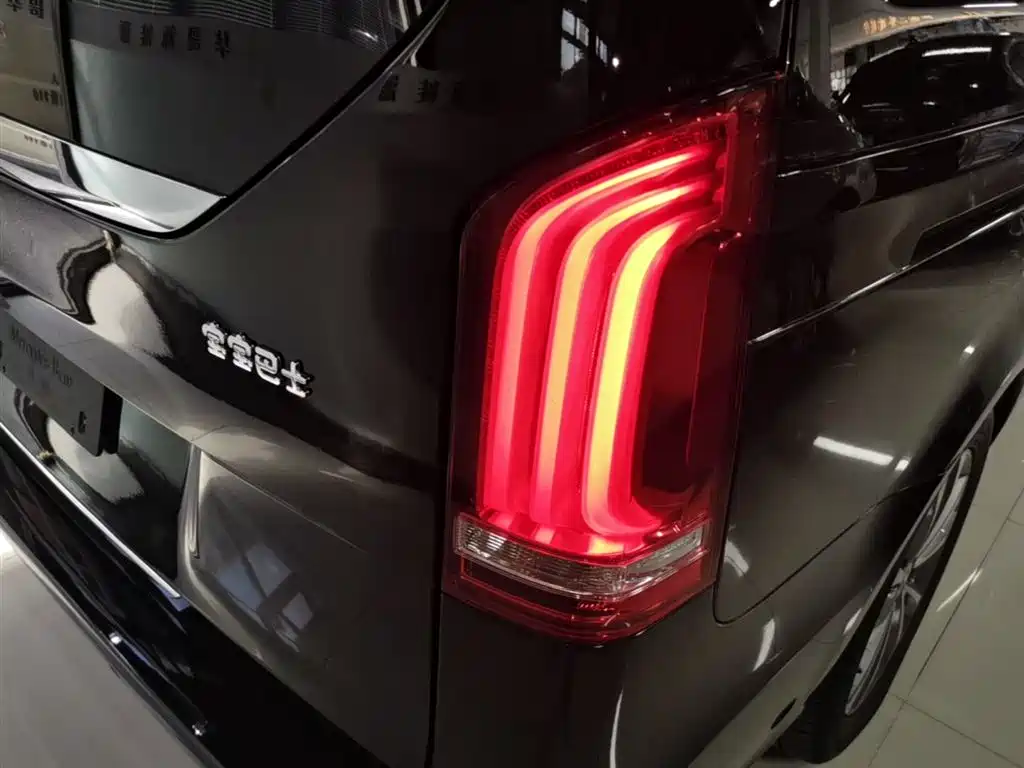 Mercedes-Benz V-Class 2022 V 260 Pilot Edition фото 8