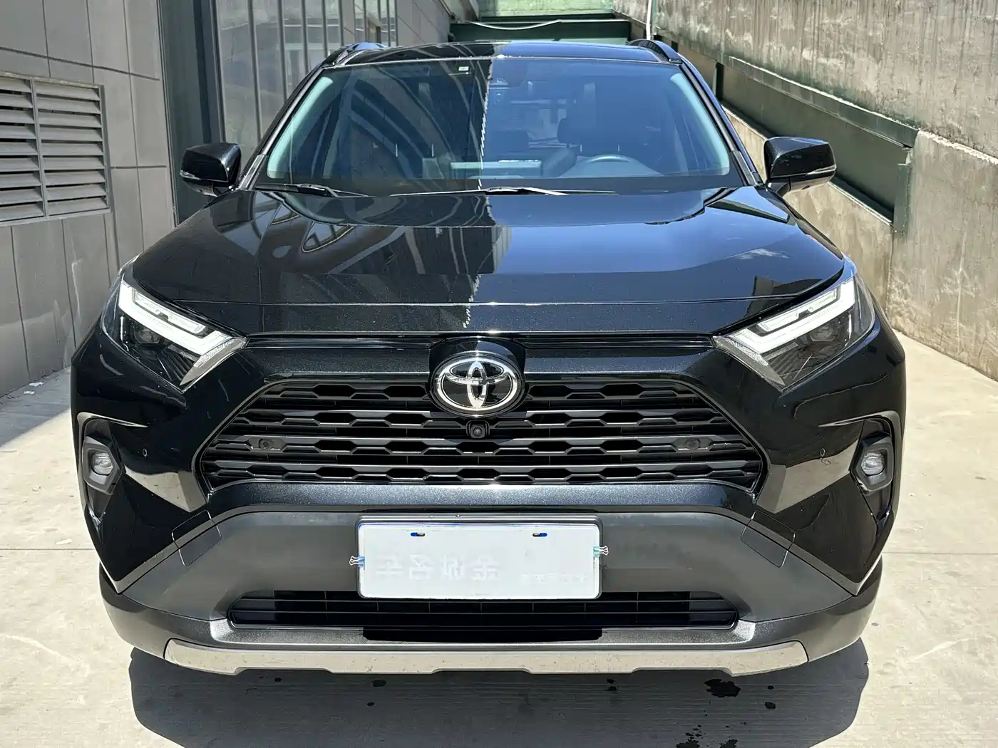 Toyota RAV4 Rongfang 2023 2.0L CVT FWD Style Plus Edition фото 2