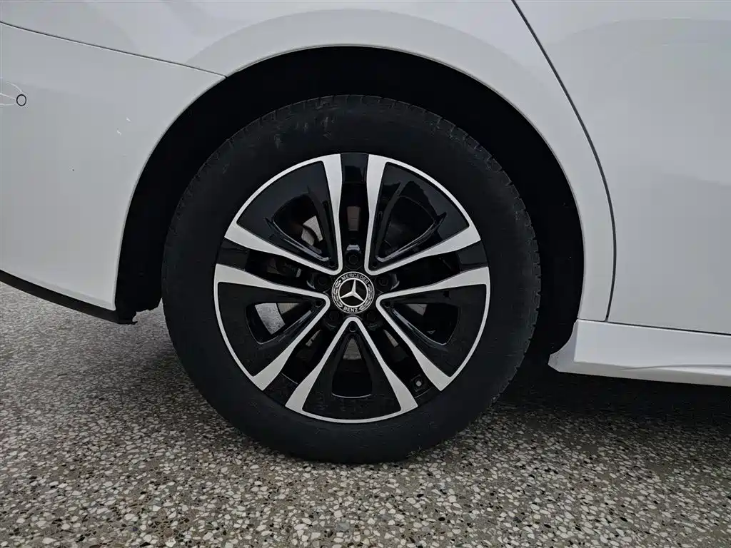 Mercedes-Benz A-Class 2023 A 200 L Dynamic фото 15