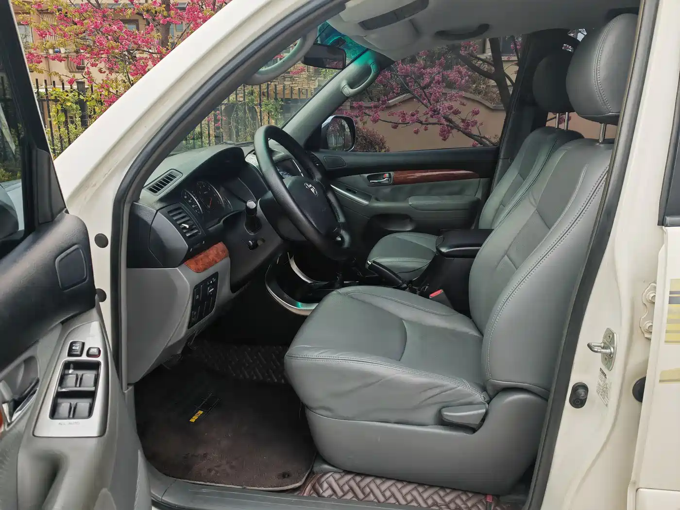 Toyota Prado (Import) 2010 2.7L Automatic Standard фото 7