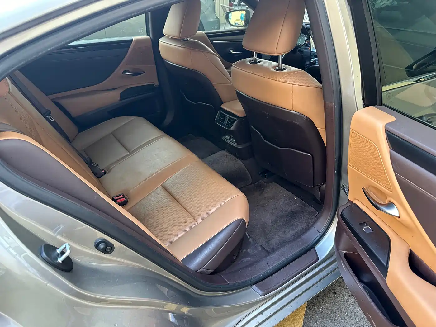 Lexus ES 2020 Model 300h Excellence Edition China V фото 18