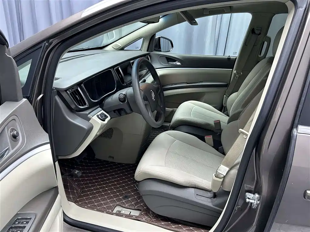 Buick GL8 2011 2.4L CT Luxury Business Comfort Edition фото 4