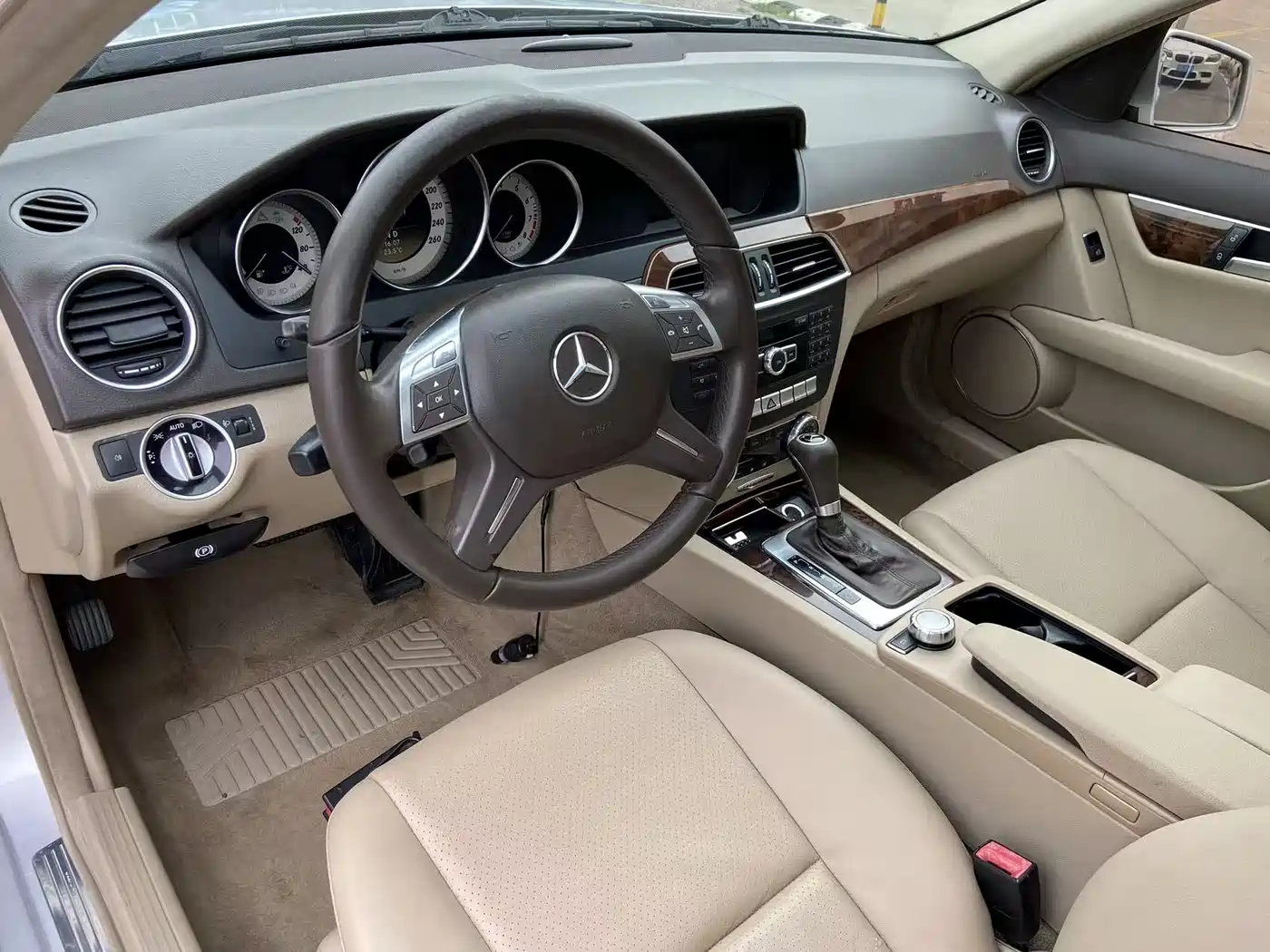 Mercedes-Benz C-Class 2011 C 200 CGI Elegance фото 10
