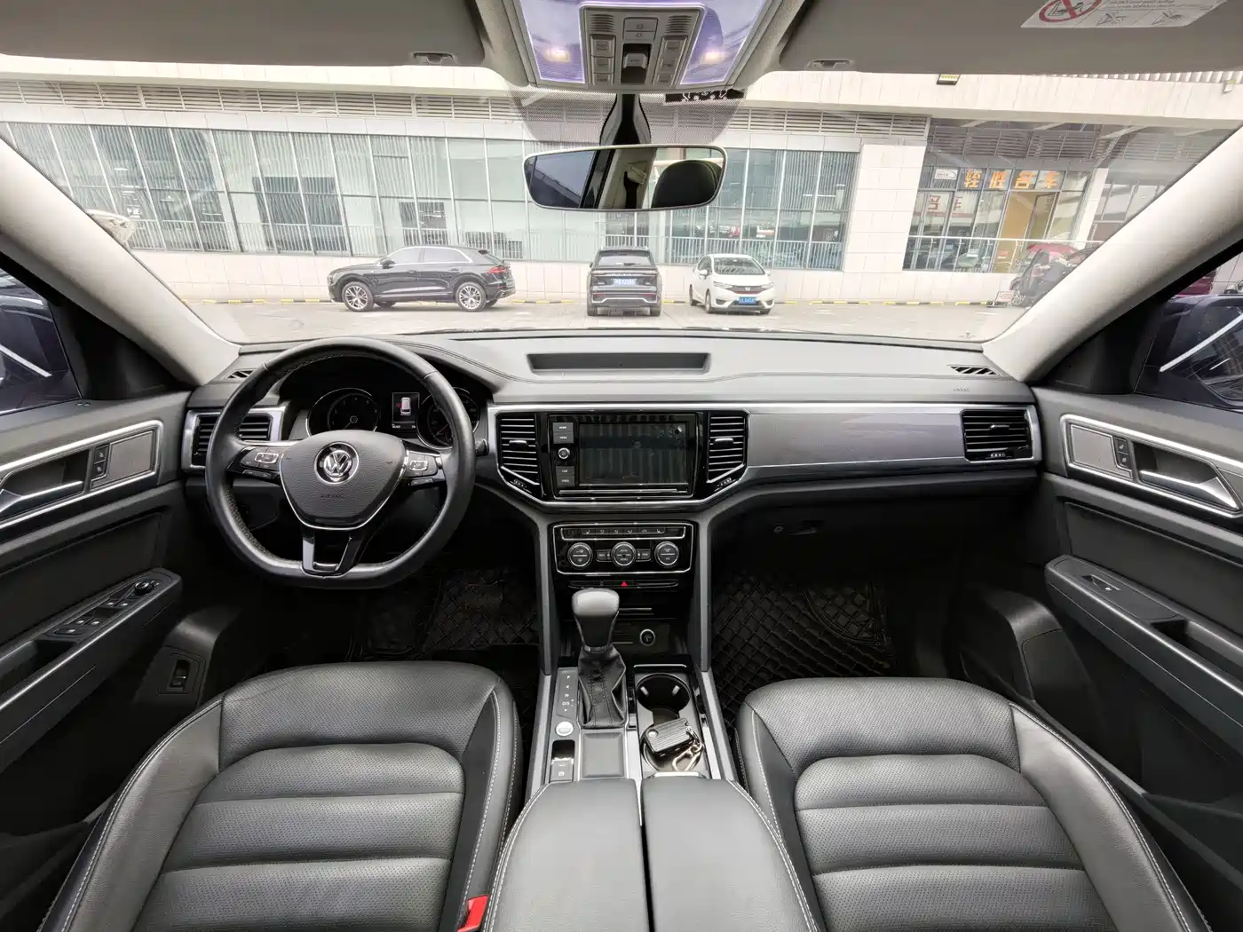Volkswagen Teramont 2019 330TSI 2WD Luxury China VI фото 15