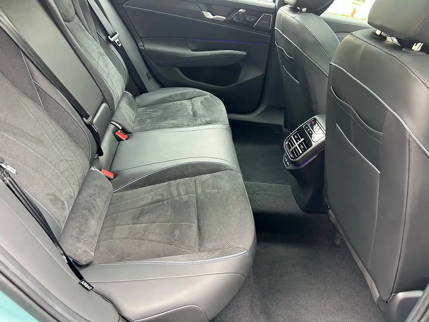 Volkswagen Passat 2025 Model Pro 380TSI Starlight Dragon Premium Edition фото 29