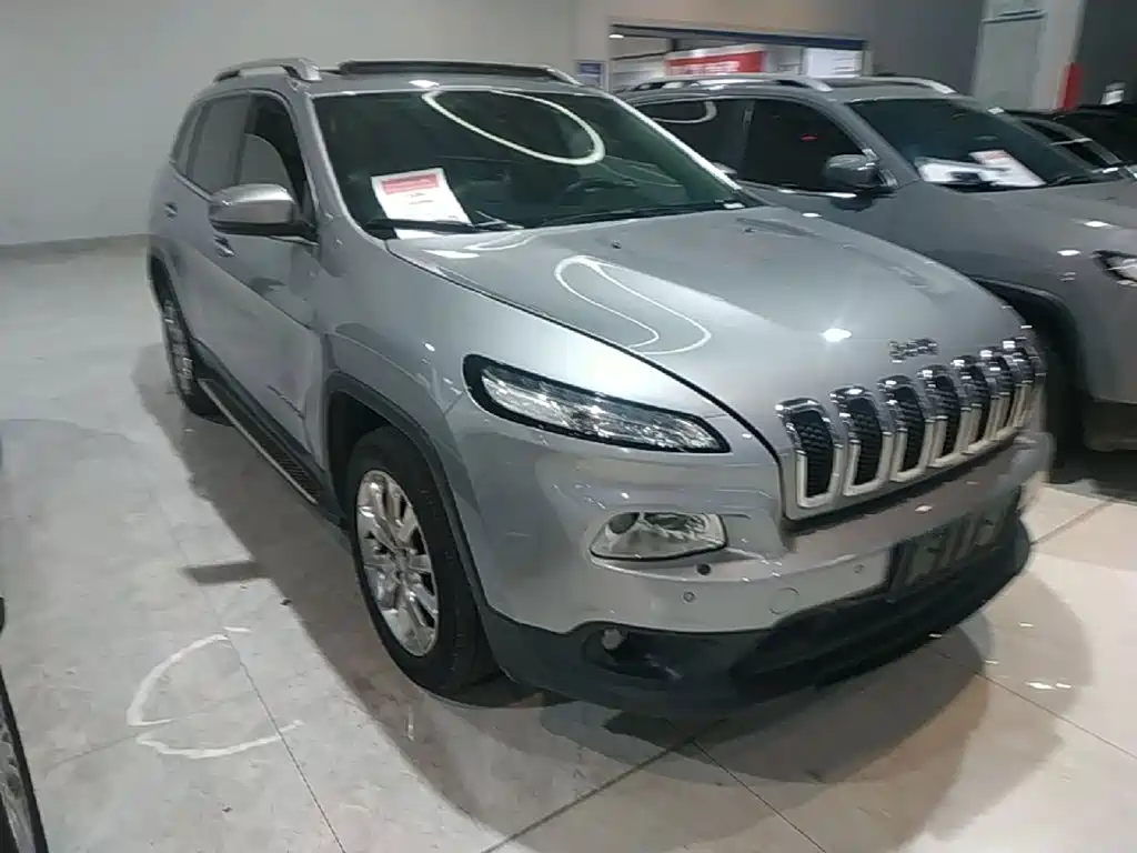Jeep Cherokee (Import) 2015 2014 2.4L Luxury