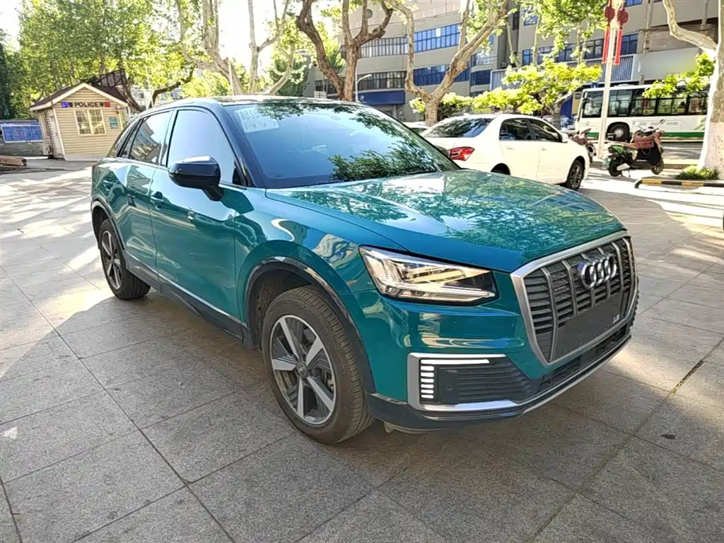 AUDI Q2L E-TRON