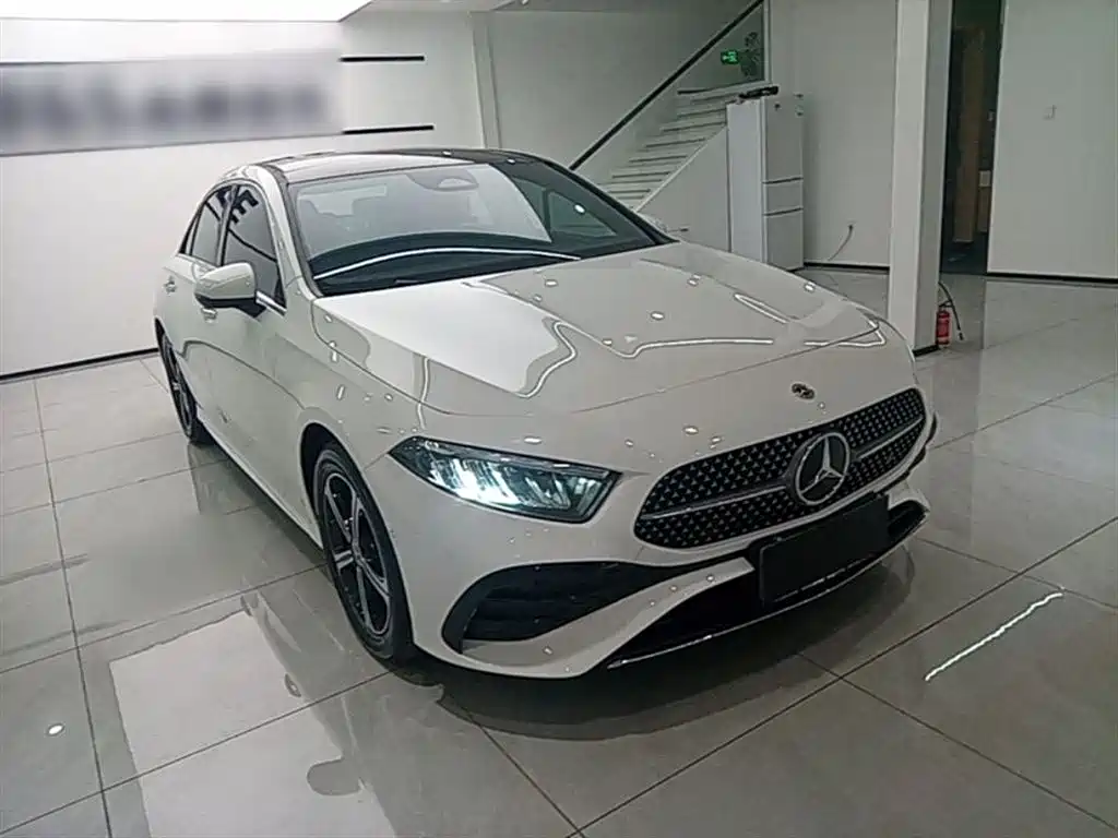 Mercedes-Benz A-Class 2023 A 200 L Fashion фото 4