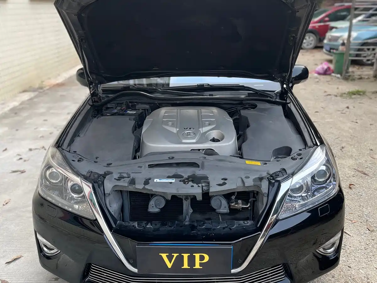 Toyota Crown 2012 2.5L Royal Leather Edition фото 12