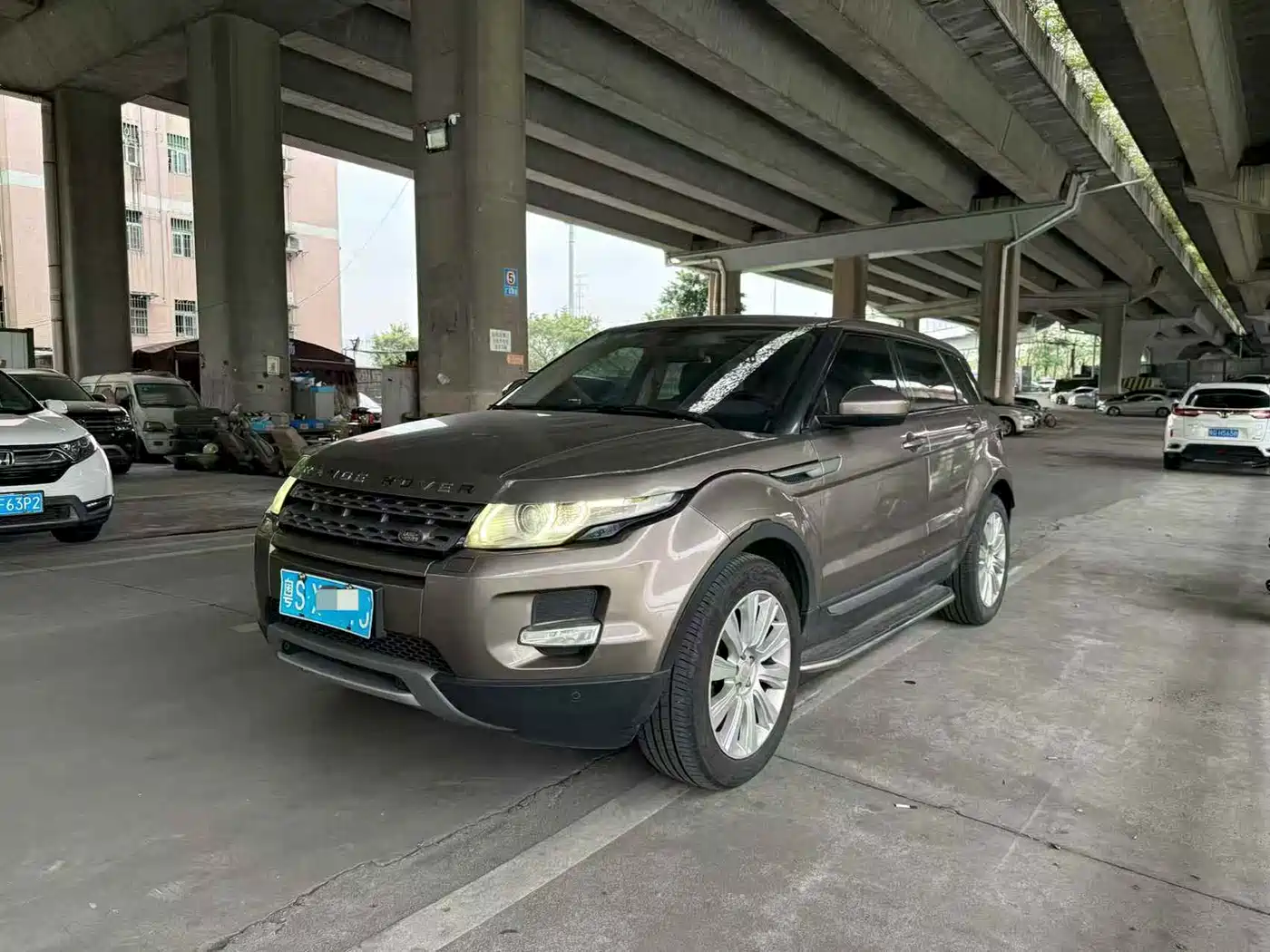 Land Rover Range Rover Evoque 2015 2.0T 5-Door Intelligent Edition