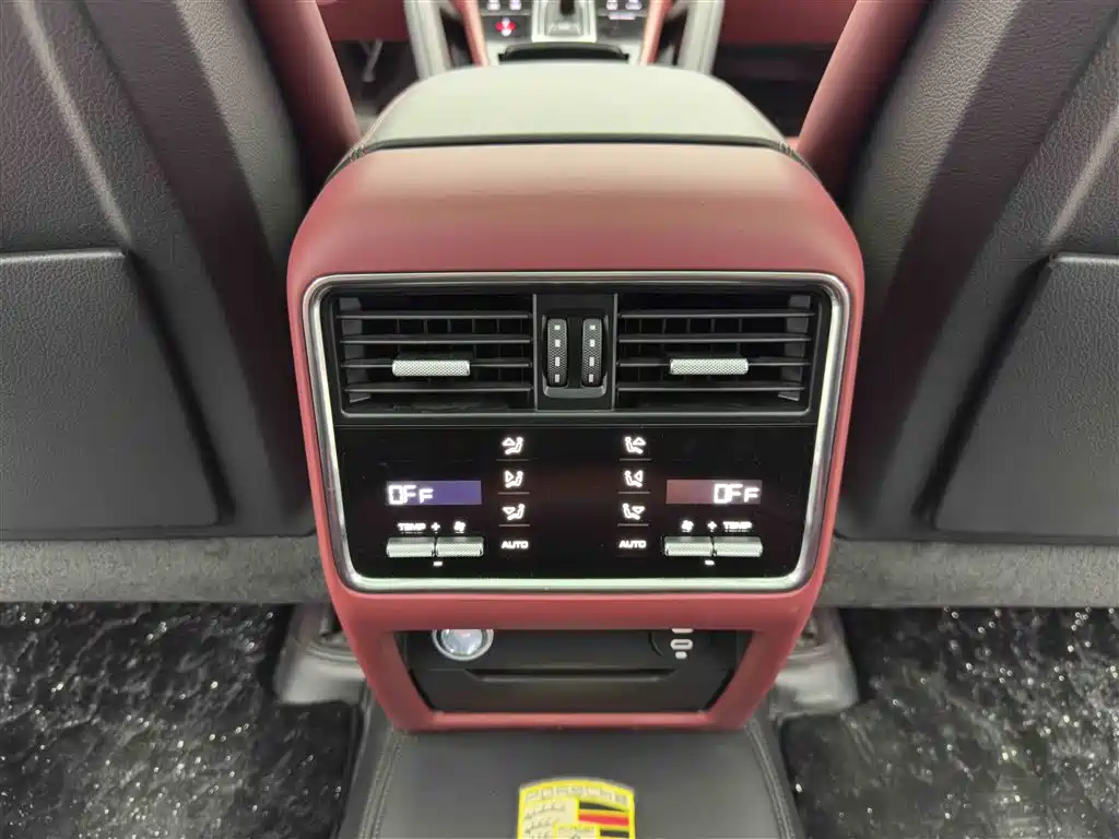 Porsche Cayenne New Energy 2023 Cayenne E-Hybrid 2.0T Platinum Edition фото 11