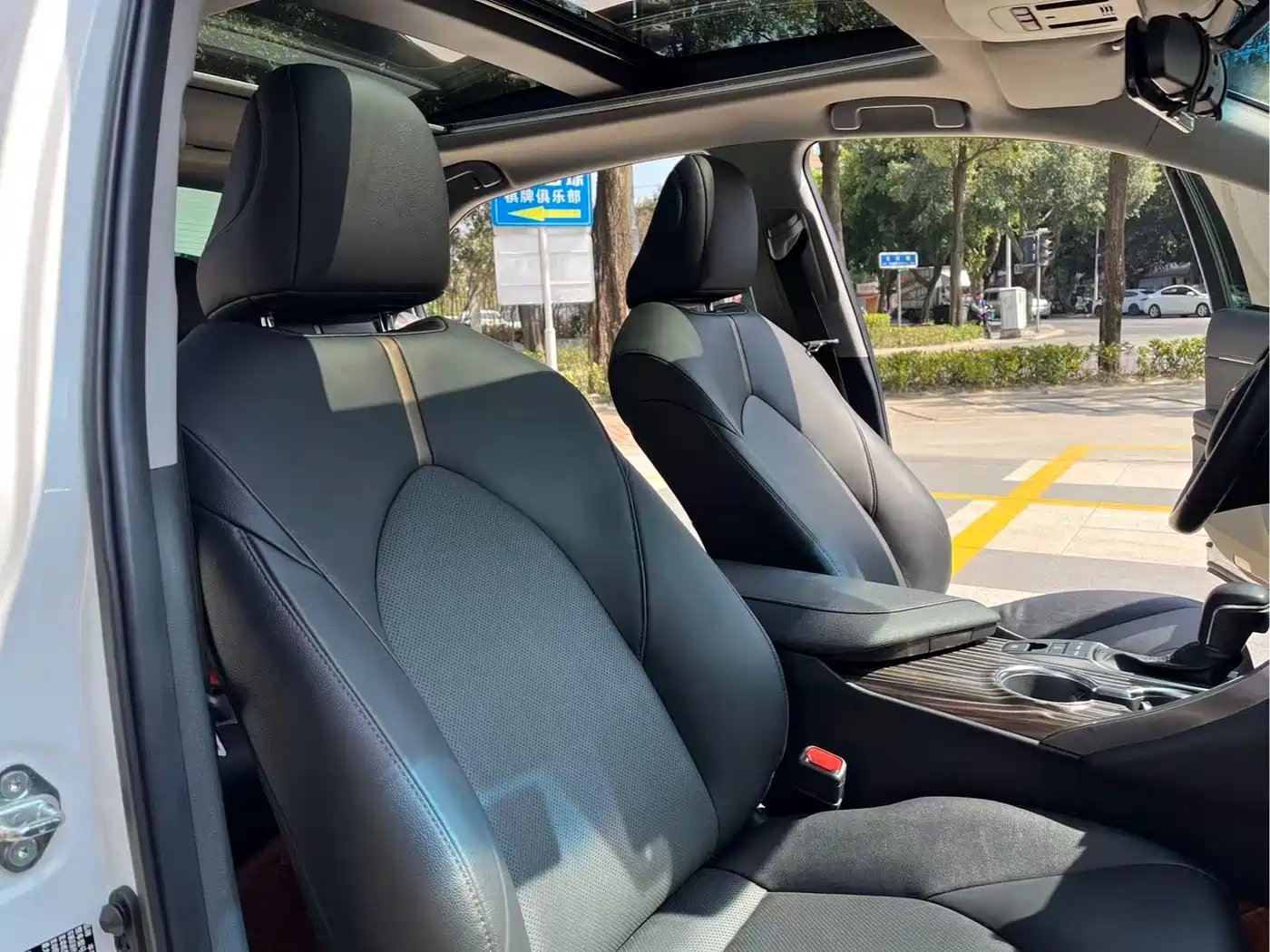 Toyota Camry 2019 2.5G Luxury Edition China VI фото 30