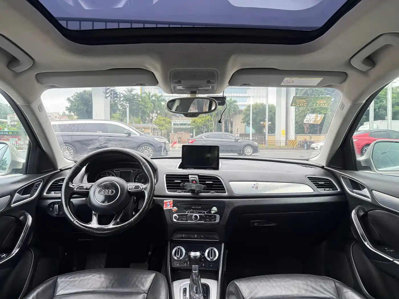 Photo 10 - Audi Q3