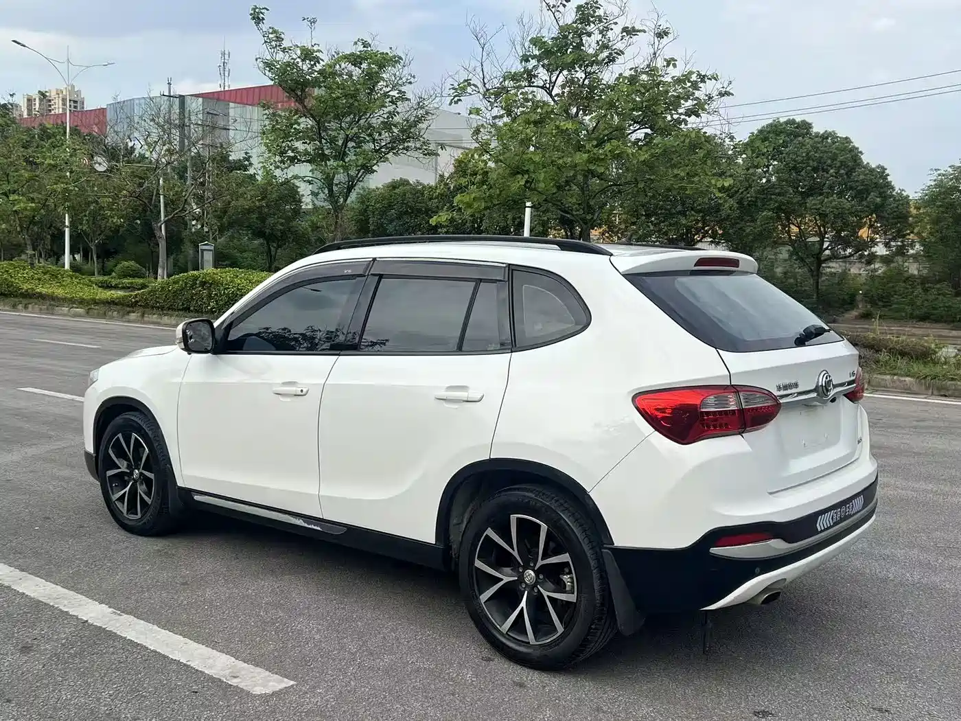 2015 Zhonghua V5