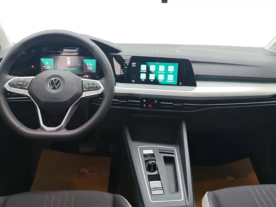 Volkswagen Golf 2023 Facelift 280TSI DSG Pro фото 12