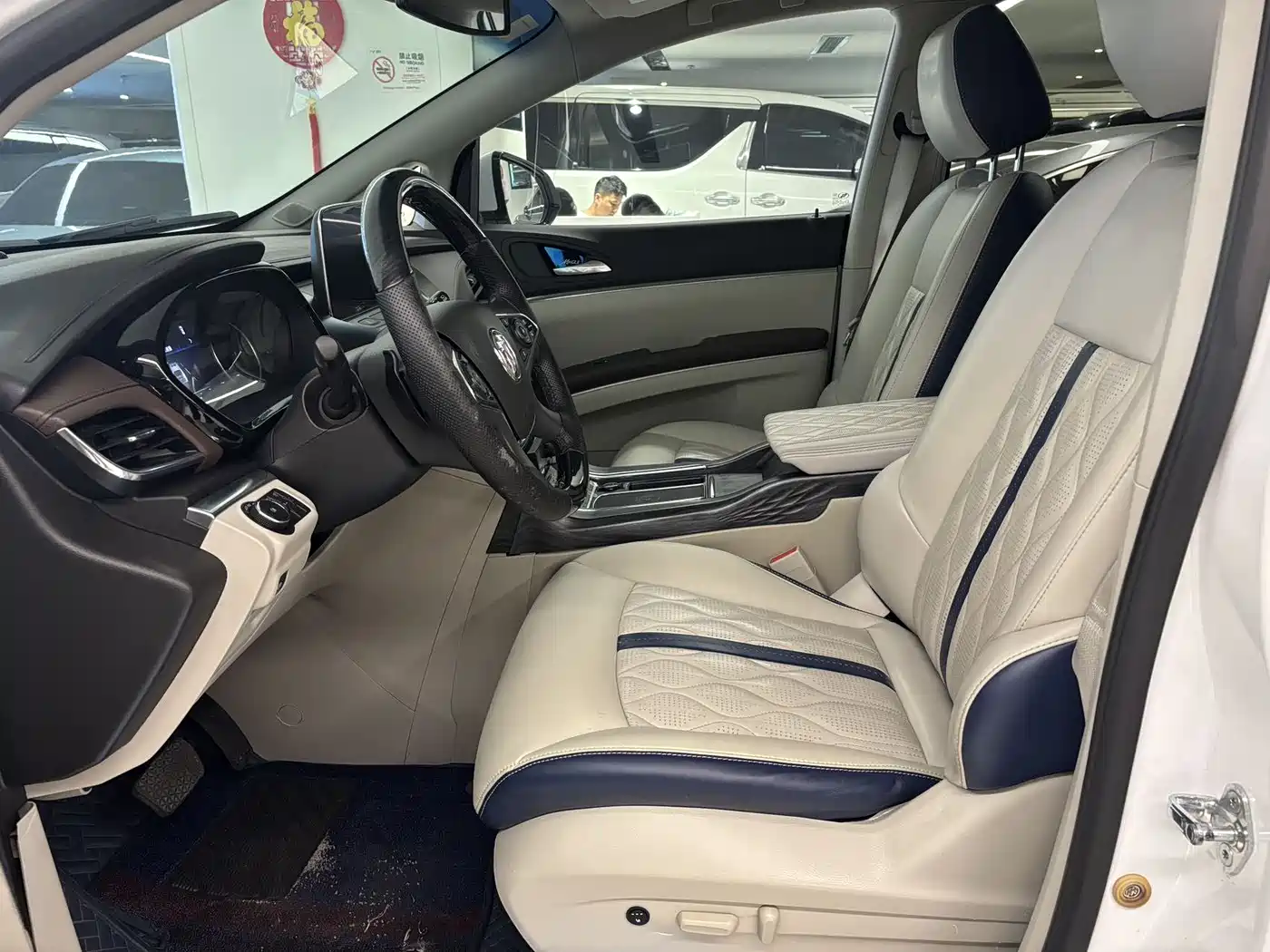 Buick GL8 2020 Model Land Business Class 652T Luxury фото 4