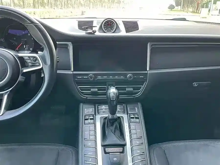 Porsche Macan 2018 Macan 2.0T фото 11