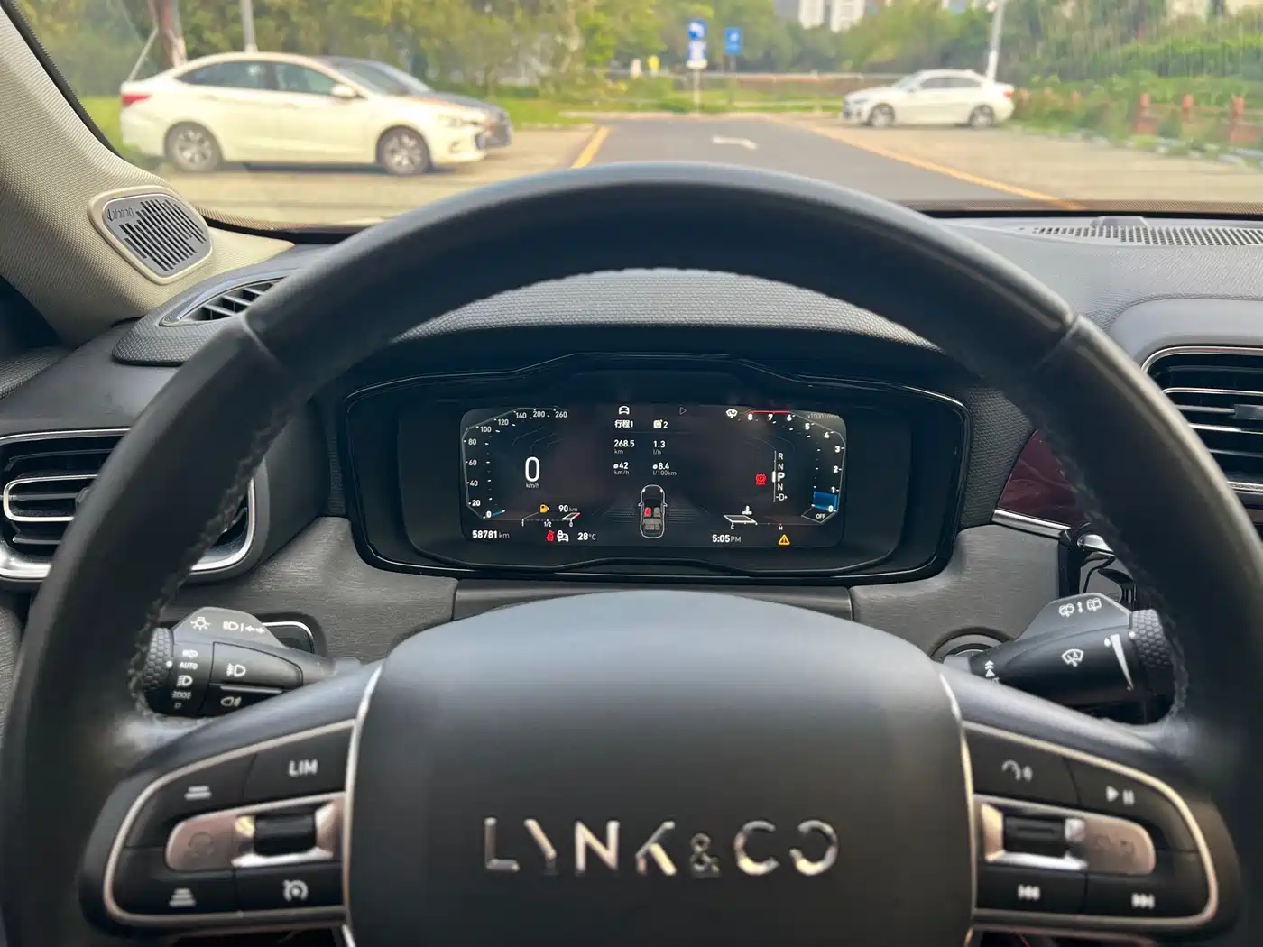 Lynk & Co 02 2021 1.5TD DCT 2WD Shine Champion Edition фото 14