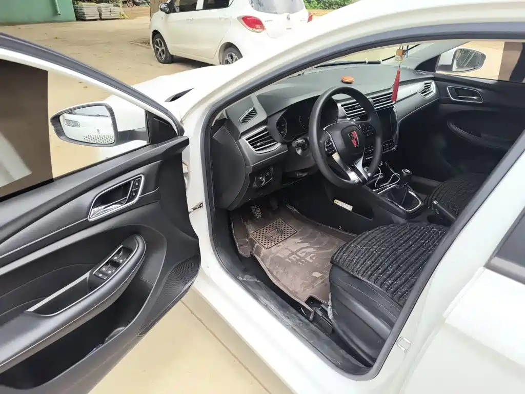 Roewe i5 2019 2019 1.5L Manual 4G-Connected Langyue Edition
