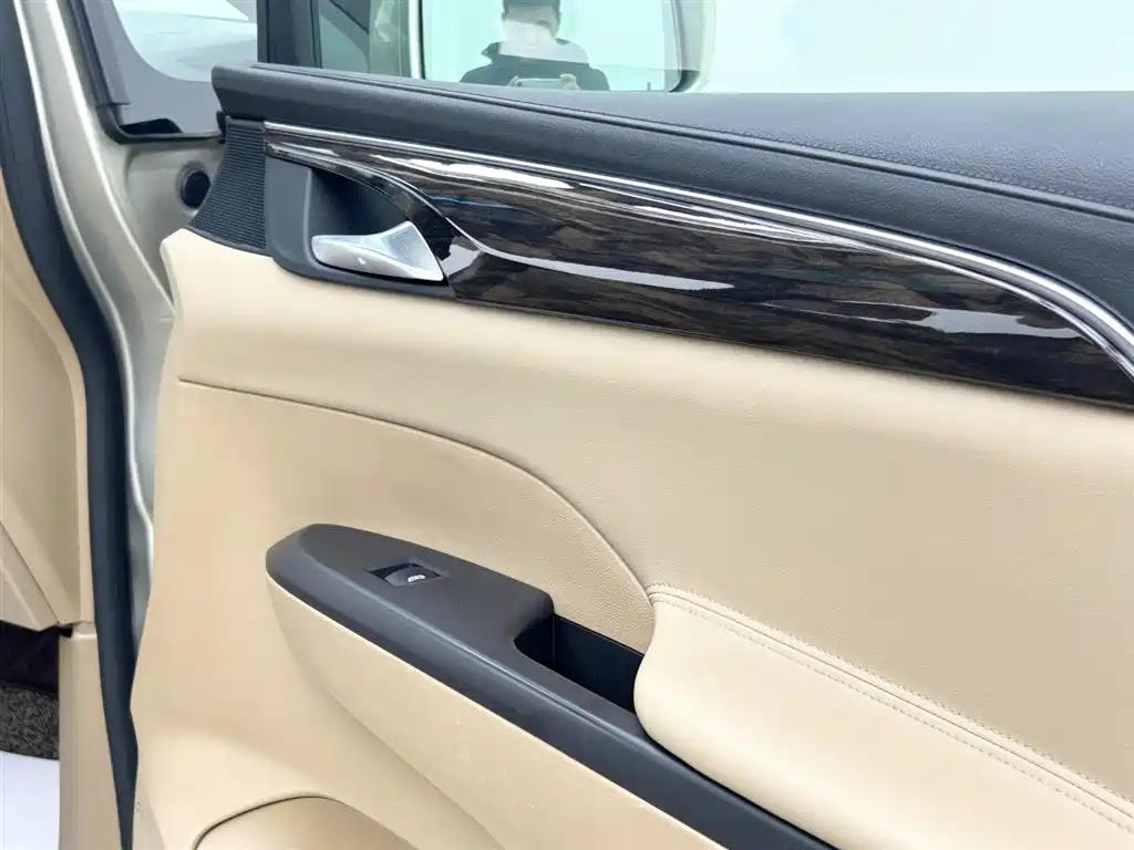 Buick GL8 2017 ES 28T Luxury China V фото 11