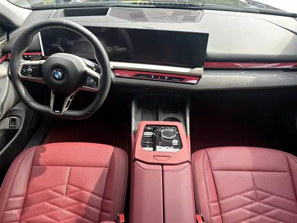 BMW 5 Series 2025 530Li Premium M Sport Package фото 12