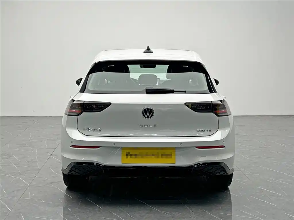 Volkswagen Golf 2025 300TSI R-Line фото 5