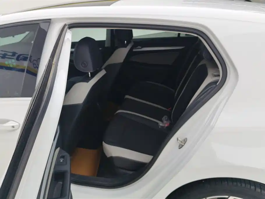 Volkswagen Golf 2023 Facelift 280TSI DSG Pro фото 11