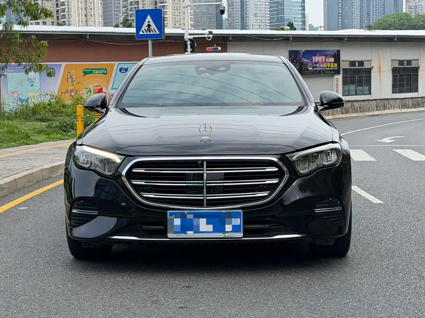 Mercedes-Benz E-Class 2024 Model E 300 L Luxury фото 2