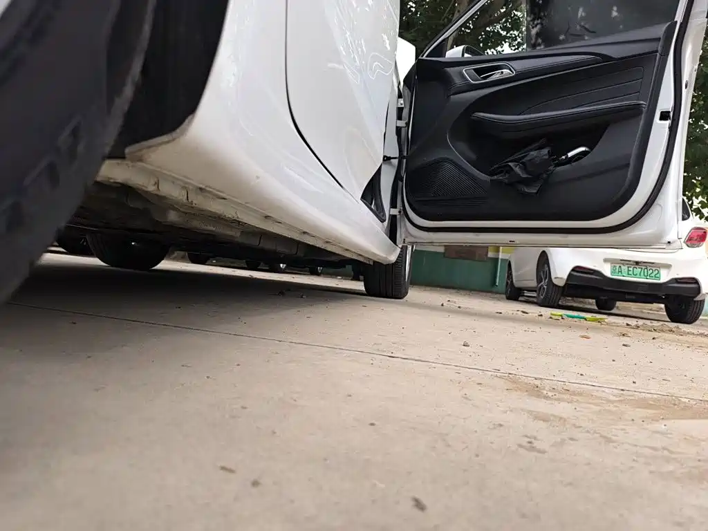 Roewe i5 2019 2019 1.5L Manual 4G-Connected Langyue Edition