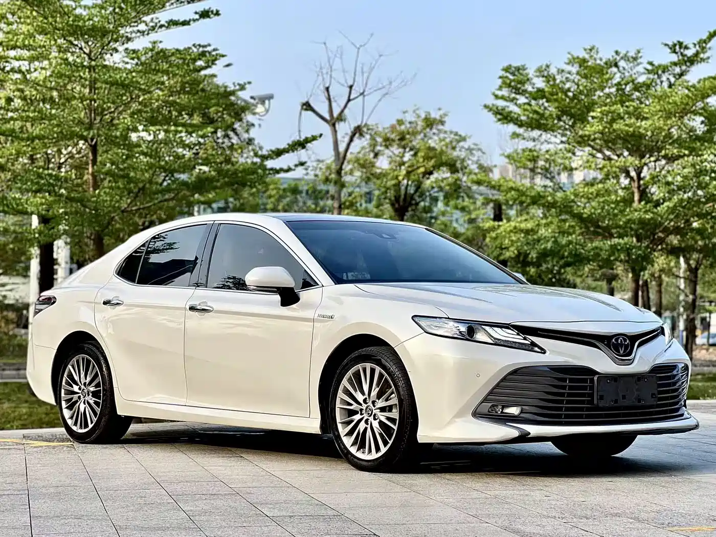 Toyota Camry 2019 Facelift Hybrid 2.5HG Luxury Edition фото 3