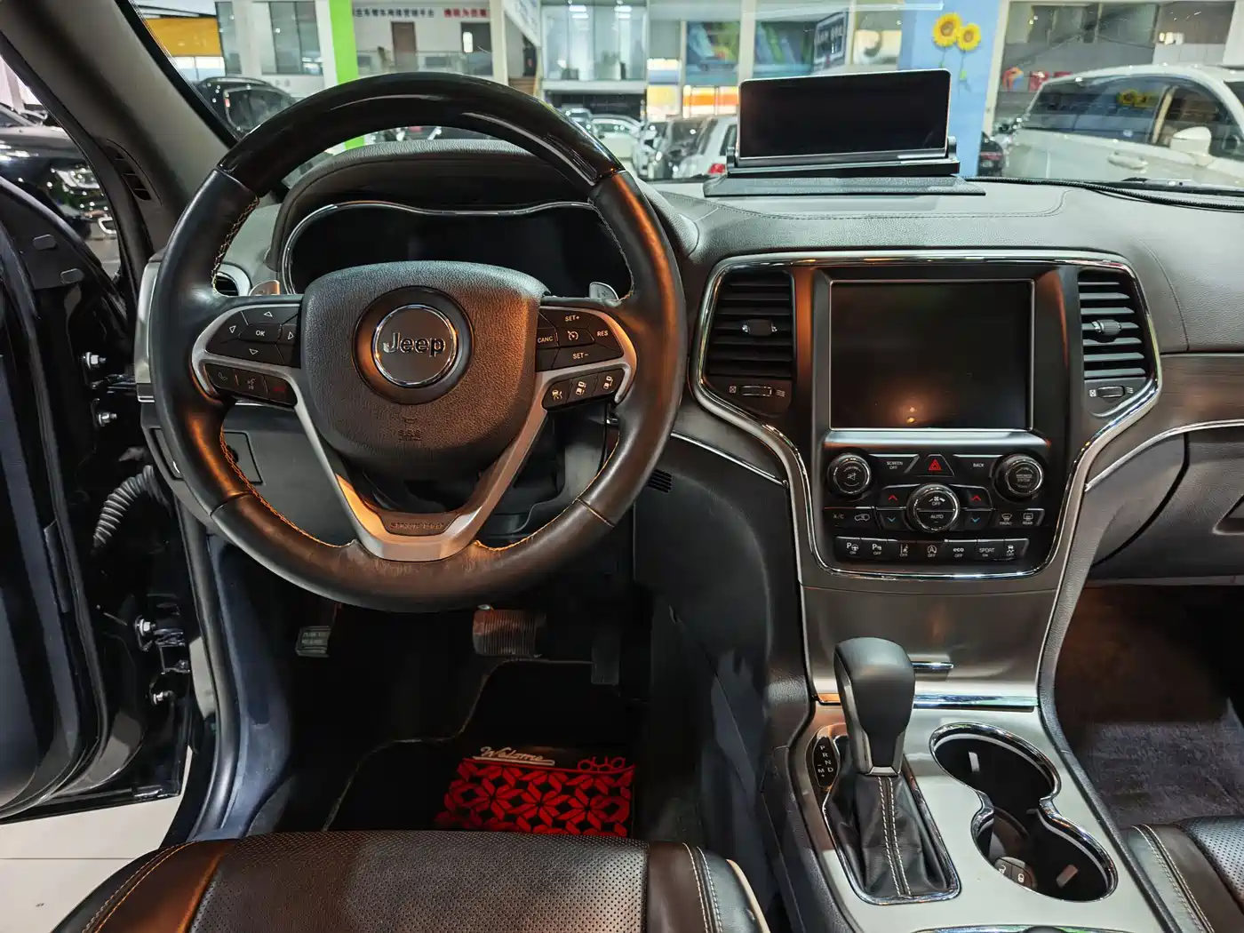 Фото 7 - Jeep Grand Cherokee (Import)