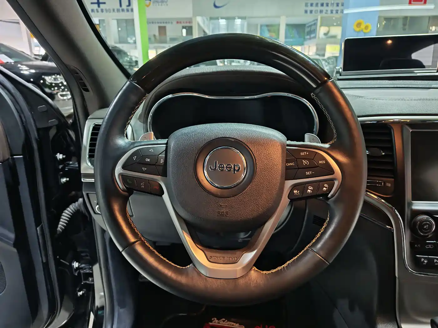 Фото 8 - Jeep Grand Cherokee (Import)