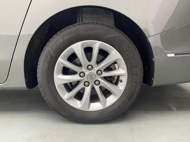 Buick GL8 2017 ES 28T Premium China V фото 15