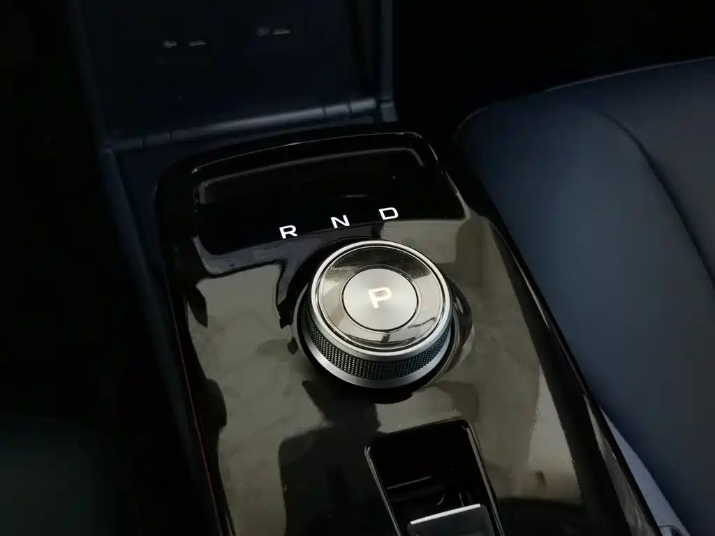 GEELY GEOMETRY E FIREFLY