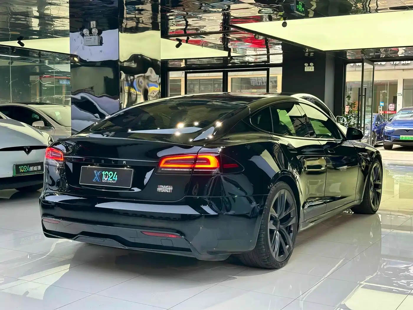 Tesla Model S 2023 2023 Tri-motor AWD Plaid