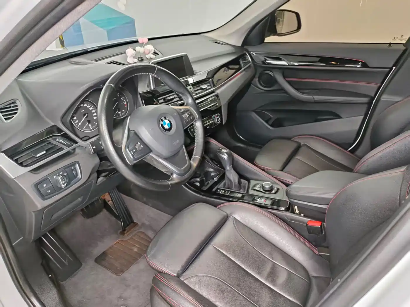 BMW X1 2018 sDrive18Li Premium Model фото 6