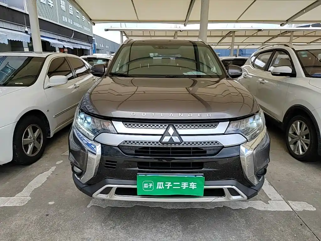 صورة 3 - Mitsubishi Outlander