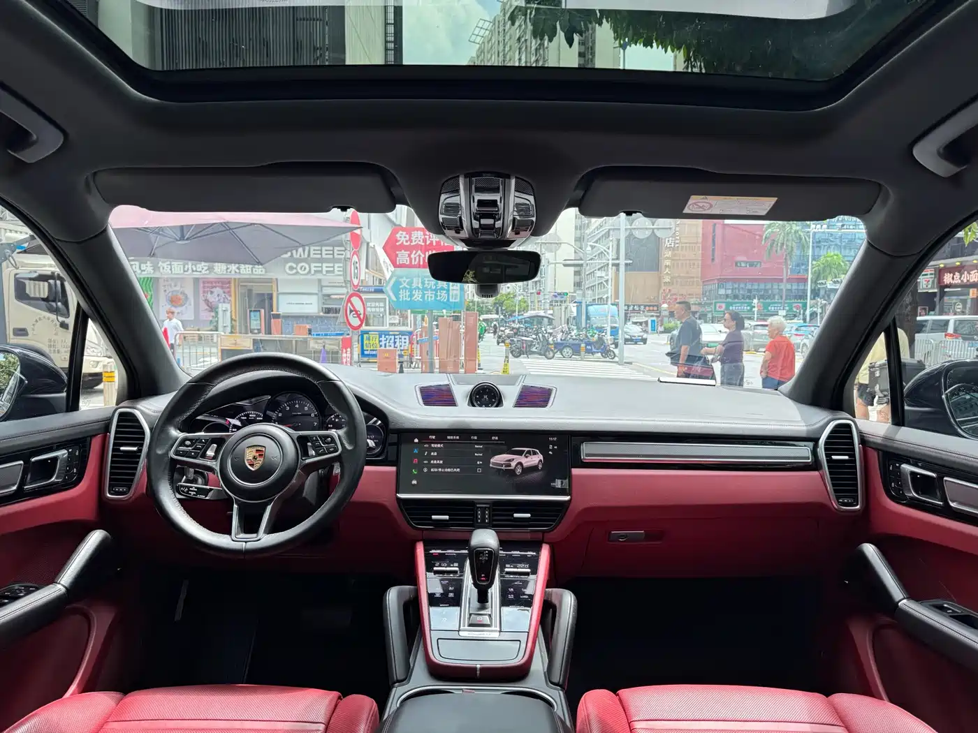 Photo 4 - Porsche Cayenne