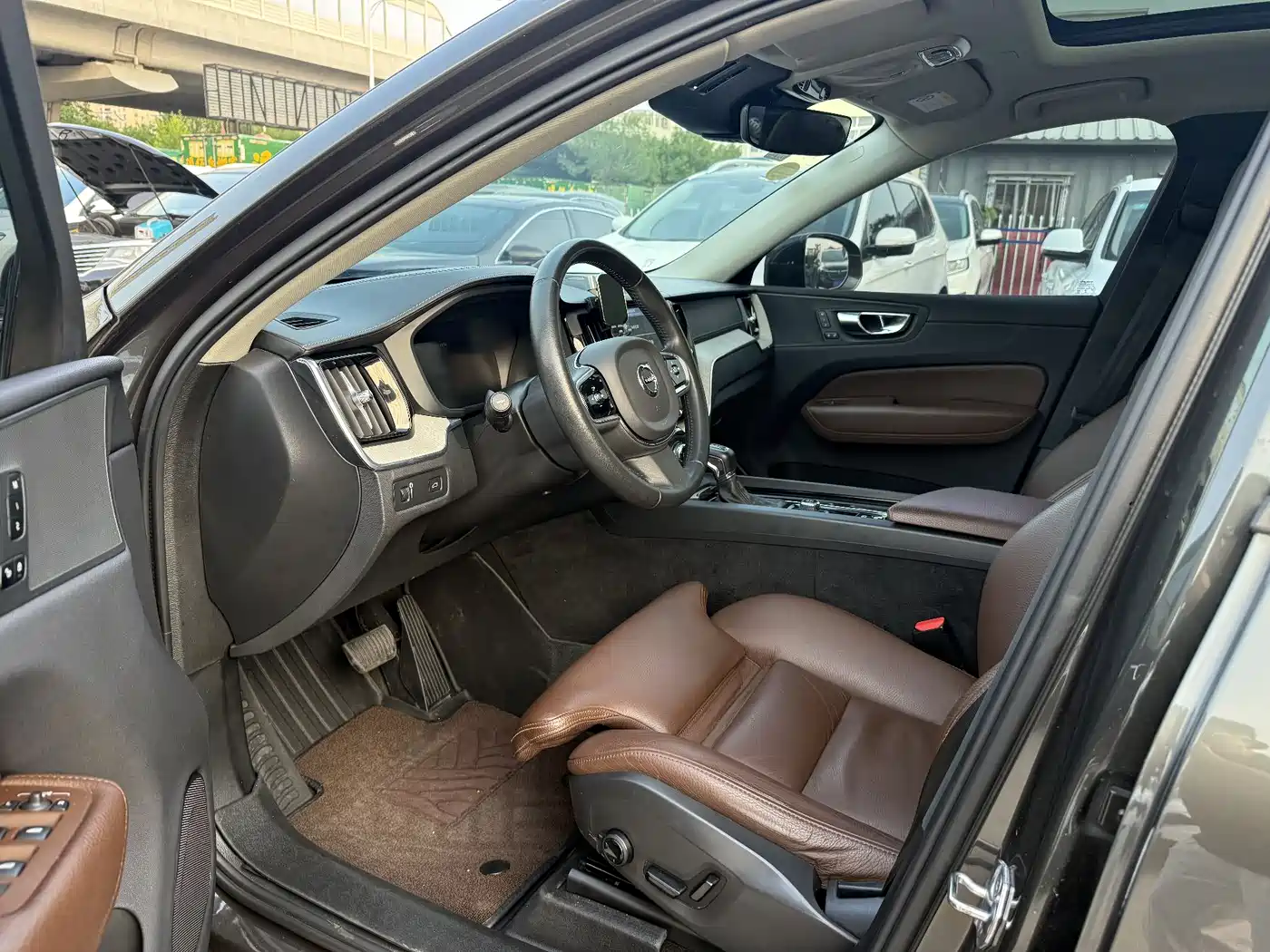 Фото 6 - Volvo XC60