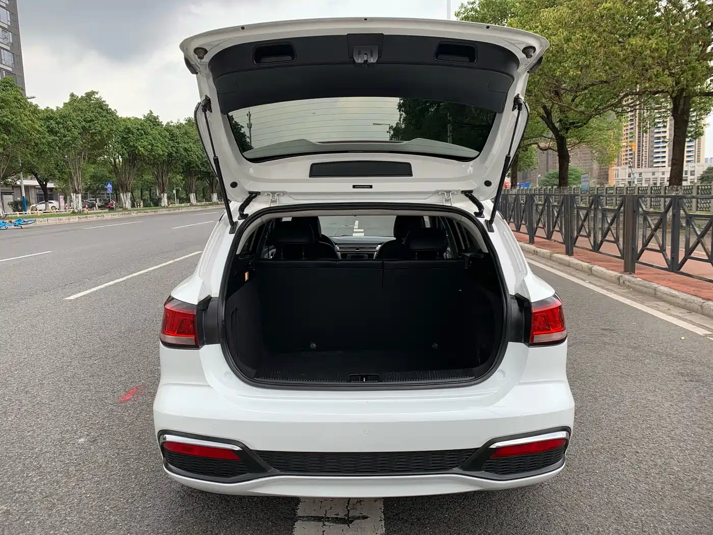 ROEWE EI5