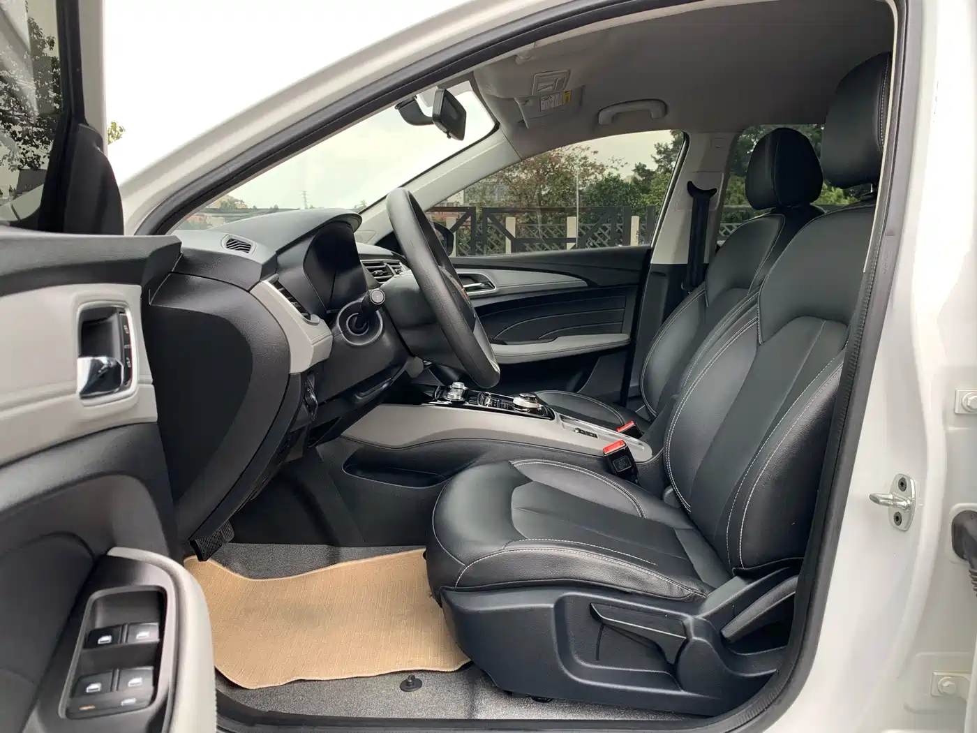 ROEWE EI5