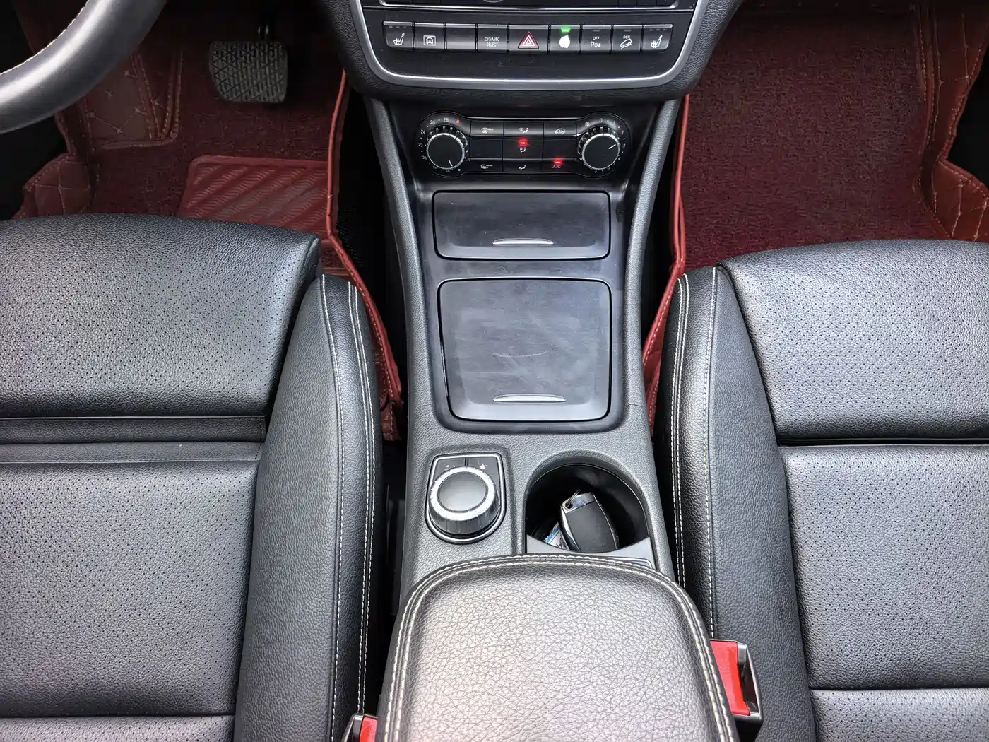 Mercedes-Benz GLA 2016 GLA 220 4MATIC Fashion фото 14