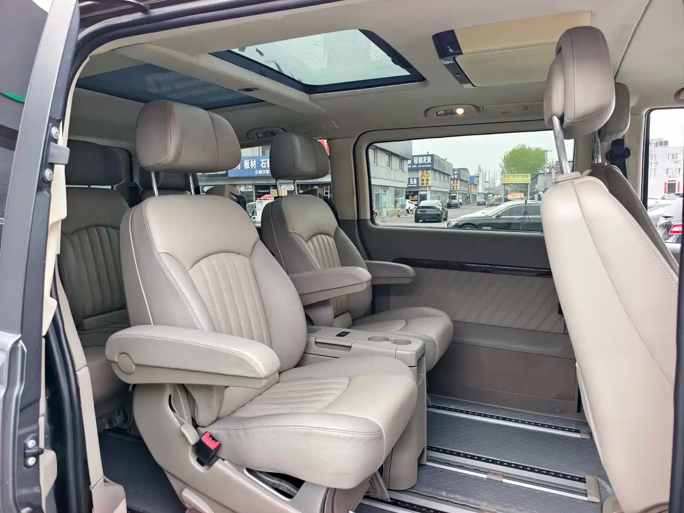 Mercedes-Benz Viano 2013 3.5L Haochi Edition фото 16