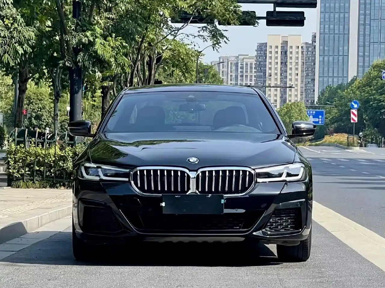 BMW 5 Series 2022 525Li M Sport Package