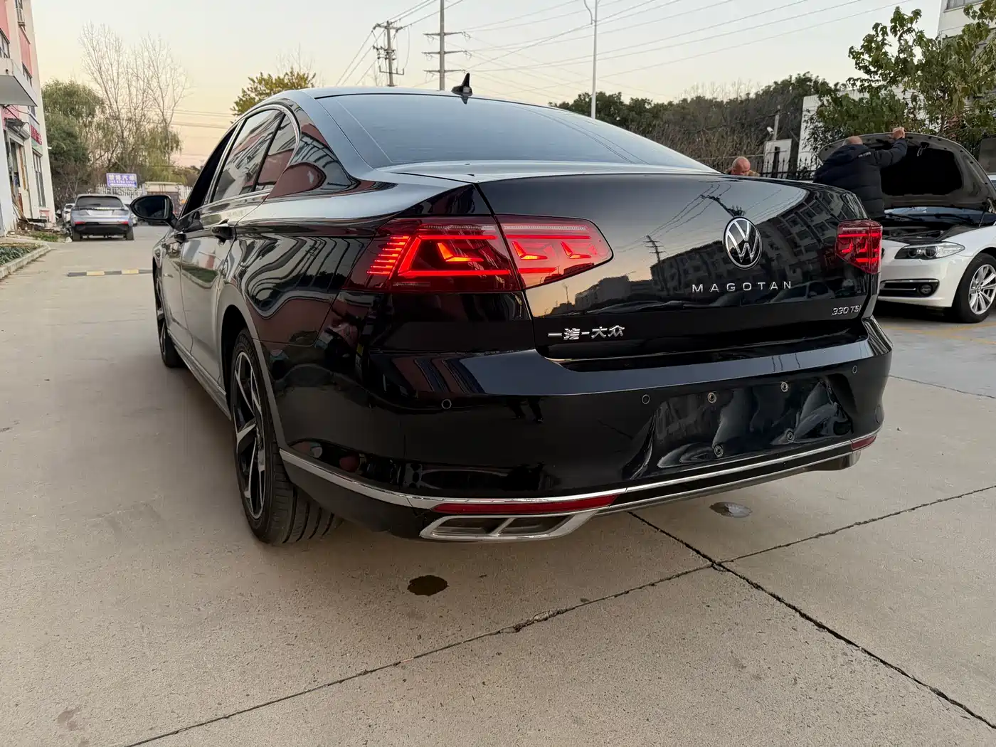 Volkswagen Magotan 2023 Model 2 Million Commemorative Edition 330TSI DSG Luxury фото 17